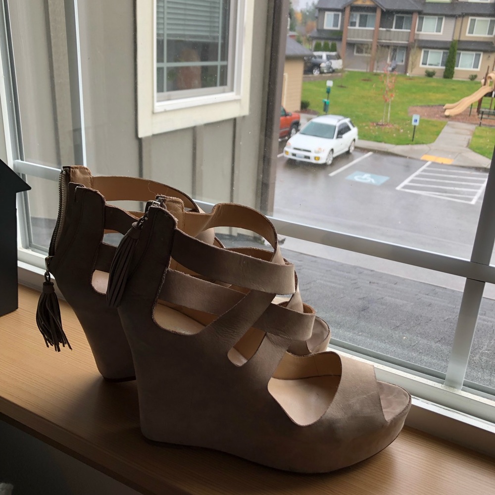 Dolce Vita Tan wedges